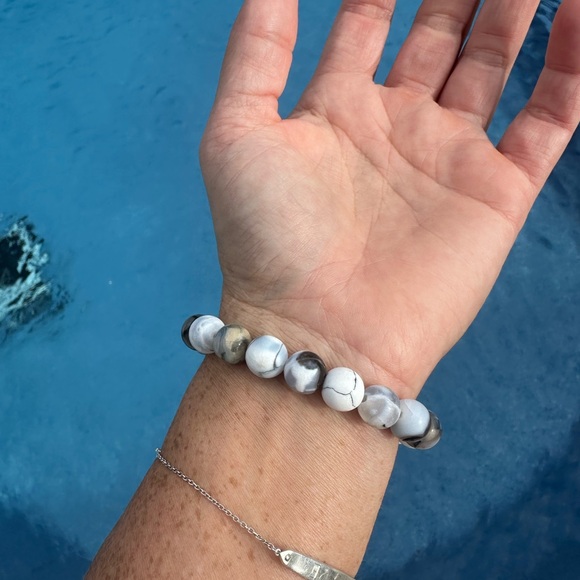 🤩New Gold and White Geode Bracelet - Picture 4 of 4